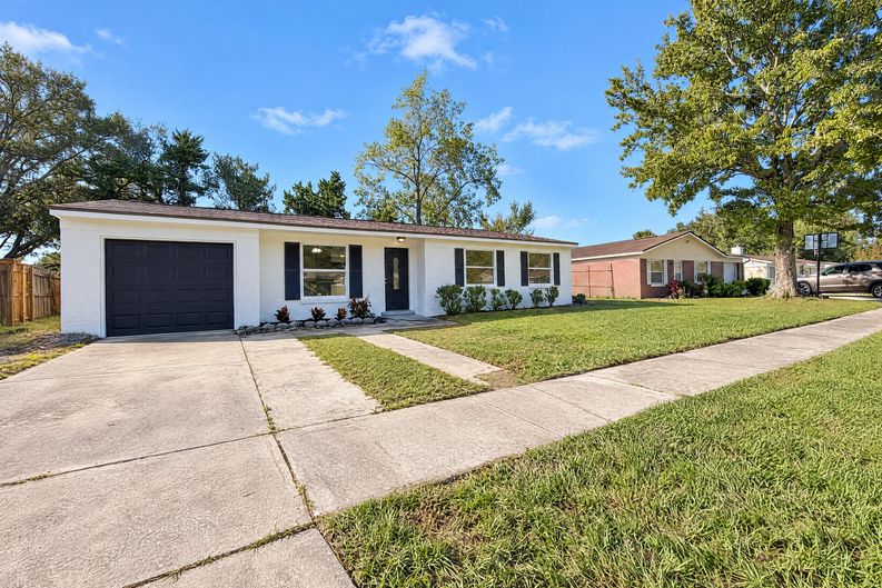 Photo 16 of 17 of 10784 Liscard Rd S, Jacksonville, FL