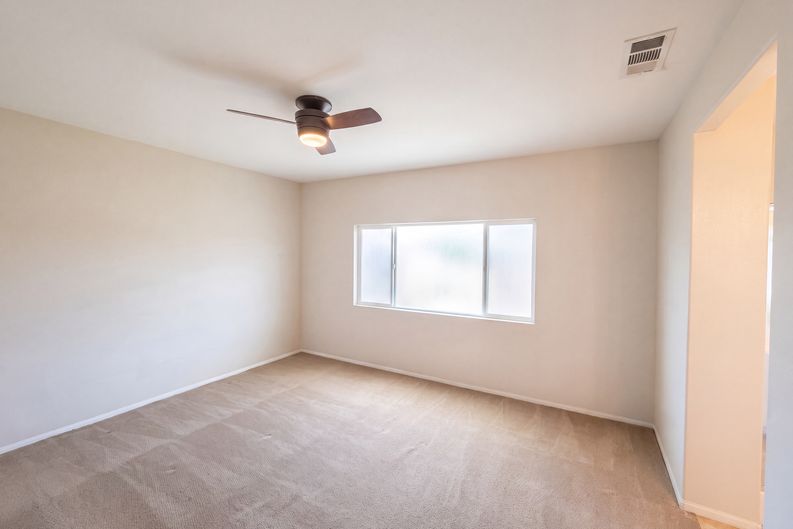 Photo 11 of 24 of 4519 Kalpesh Ct, Hemet, CA