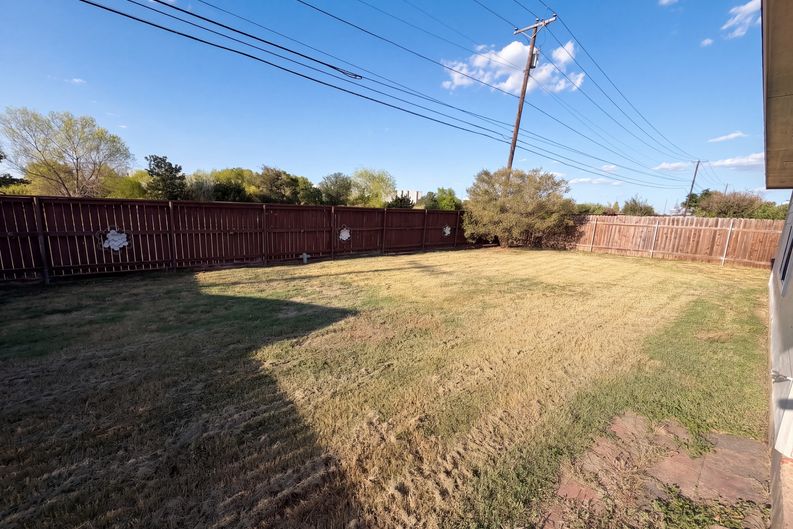 Photo 15 of 19 of 404 Timothy John Dr, Pflugerville, TX