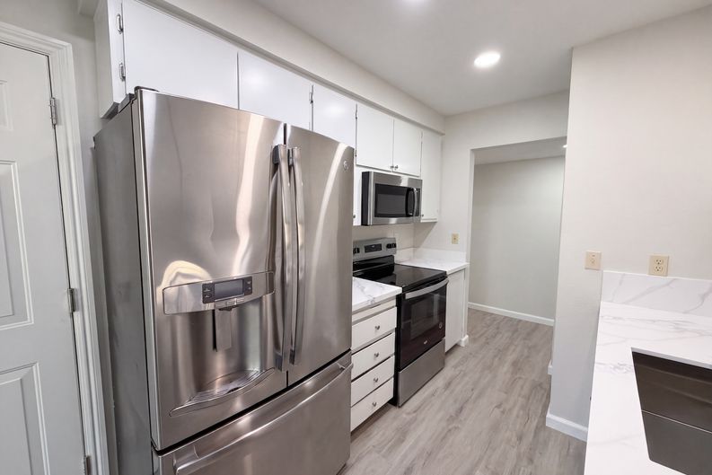 Photo 9 of 25 of 3525 Astral Dr, Sacramento, CA
