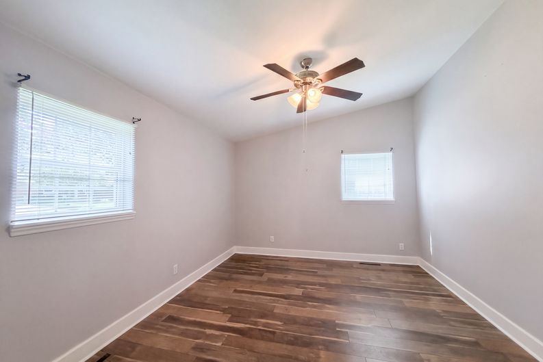 Photo 10 of 16 of 449 Virginia Ave, Statesville, NC
