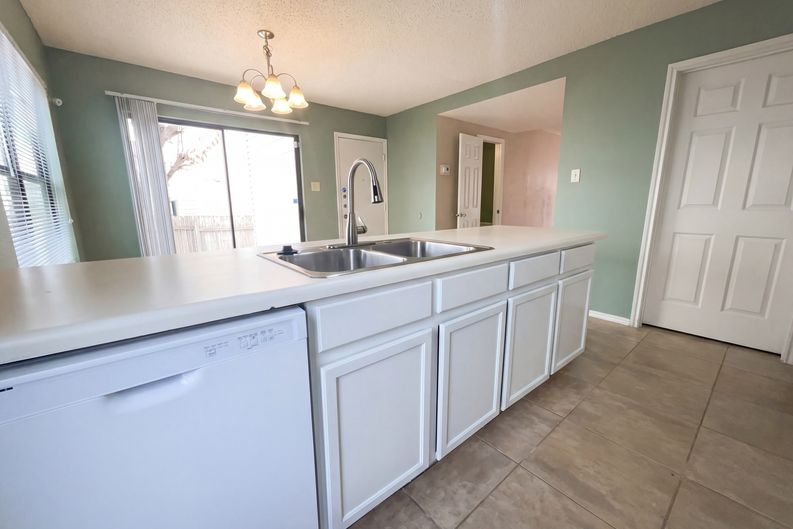 Photo 10 of 17 of 5215 Kenton Stone, San Antonio, TX