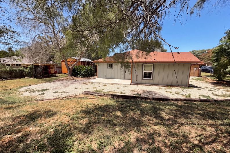 Photo 5 of 23 of 1356 Timberwood Trl, New Braunfels, TX