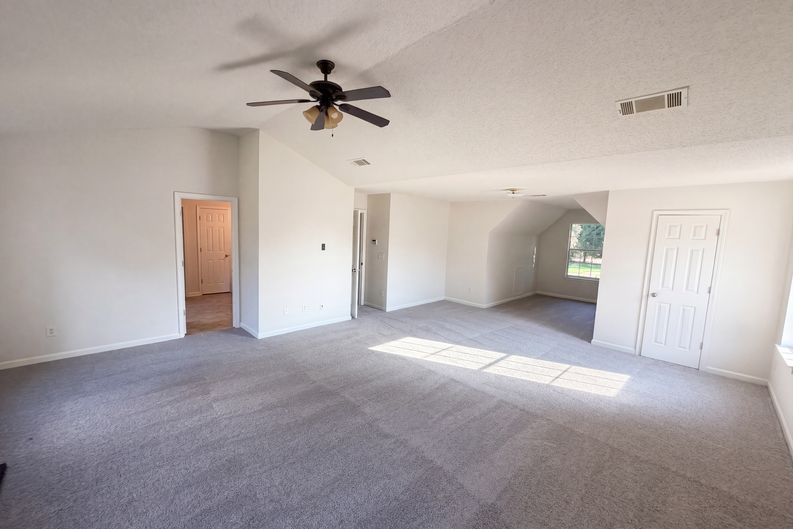 Photo 12 of 26 of 7425 Bodnant Dr, Fairburn, GA