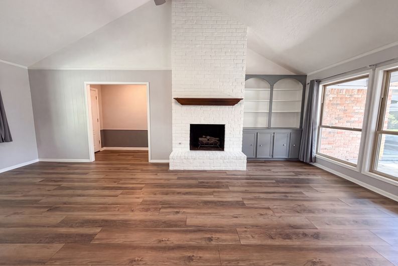 Photo 7 of 20 of 10327 Sweetwood Dr, Houston, TX