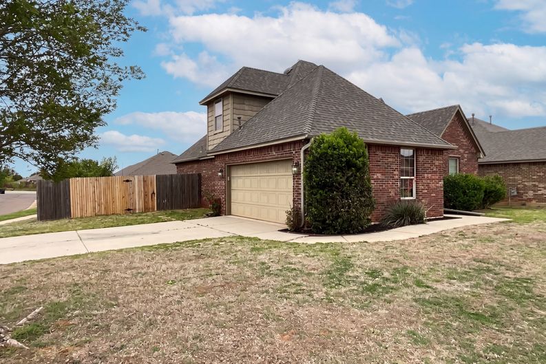 Photo 17 of 20 of 2237 NW 158th St, Edmond, OK