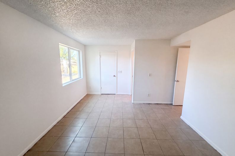 Photo 14 of 27 of 5617 W Hatcher Rd, Glendale, AZ