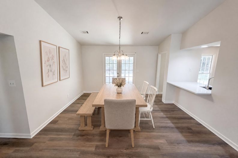 Photo 7 of 18 of 5003 Henson Dr SW, Mableton, GA