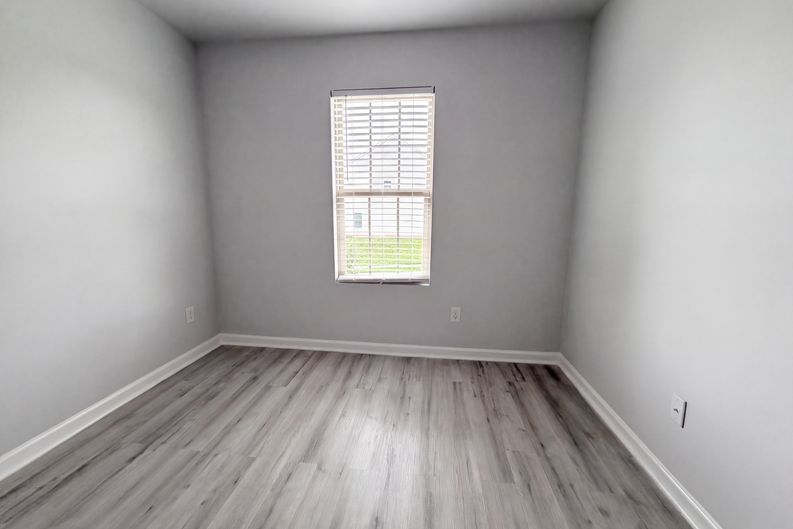 Photo 11 of 21 of 7329 Hidden Creek Dr, Charlotte, NC