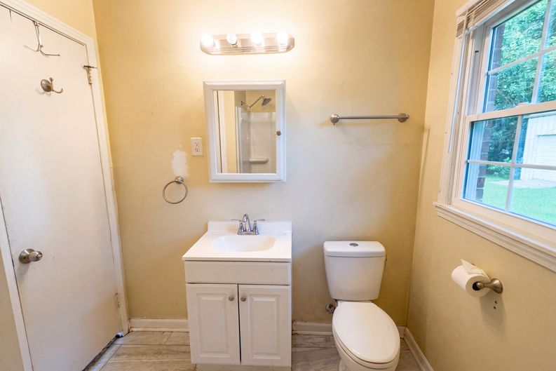 Photo 11 of 22 of 1808 Dailey Ter NW, Huntsville, AL