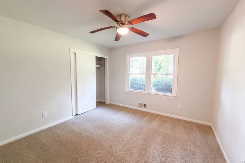 Photo 11 of 26 of 1653 E Kellogg Cir, Douglasville, GA