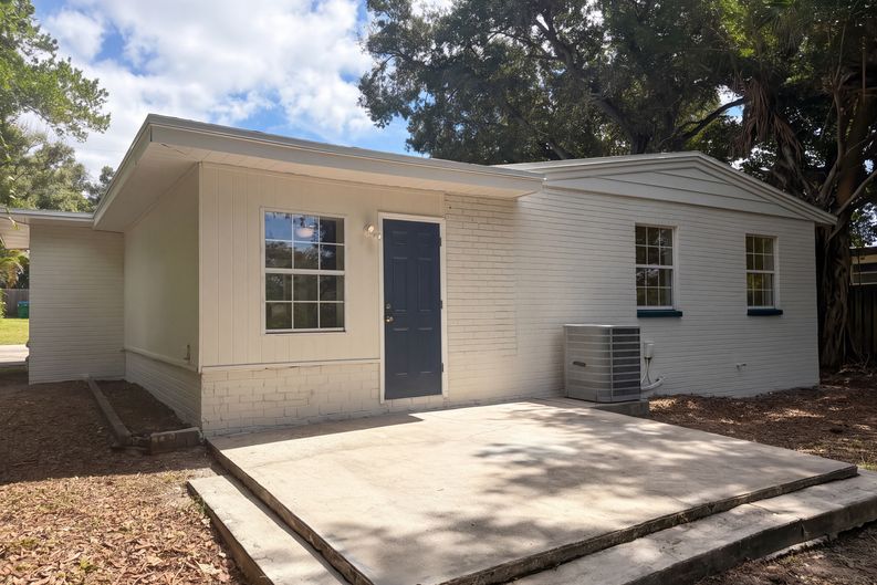 Photo 20 of 21 of 1610 Stevensons Dr, Clearwater, FL