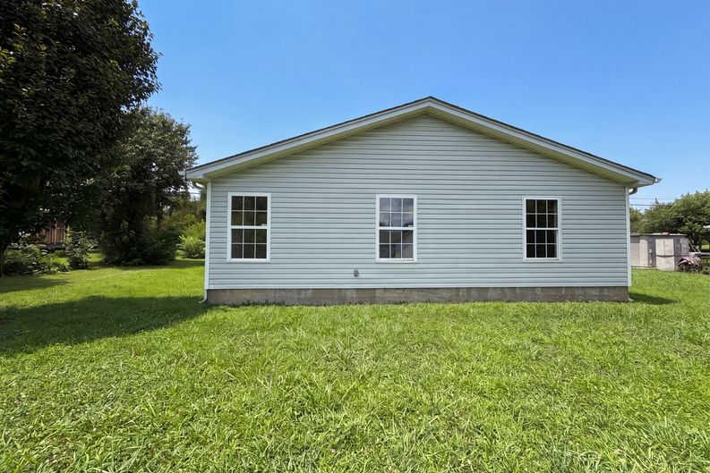 Photo 17 of 20 of 499 Holland Ridge Dr, La Vergne, TN