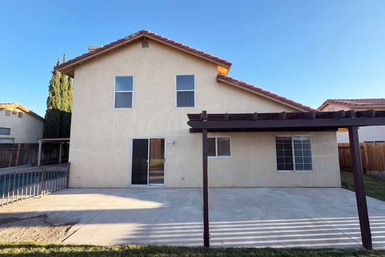 Photo 5 of 21 of 5717 Lisbon Ct, Palmdale, CA