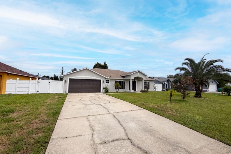 Photo 17 of 20 of 2366 Belen Dr, Deltona, FL