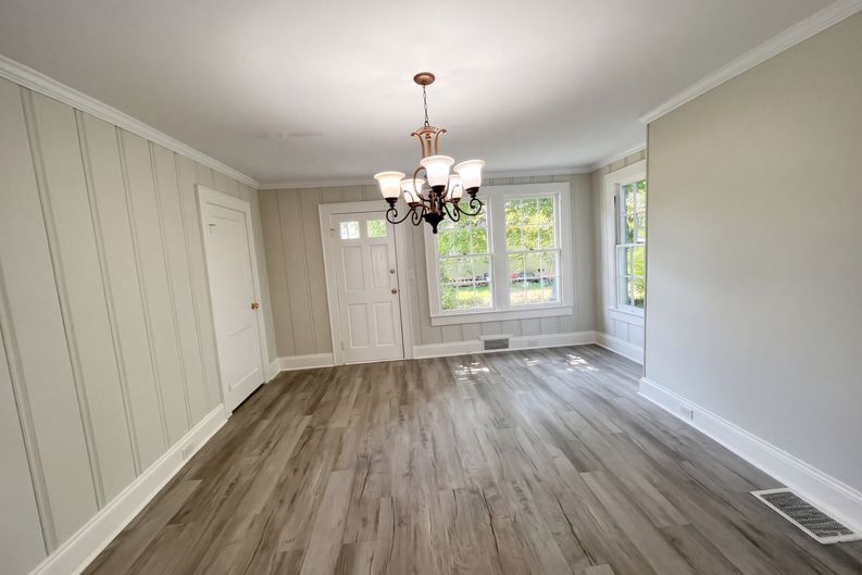Photo 9 of 24 of 905 3rd St, Spencer, NC