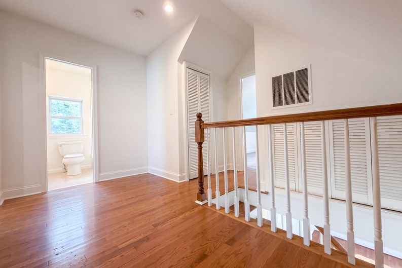 Photo 10 of 22 of 204 N Huron Dr, Oxon Hill, MD