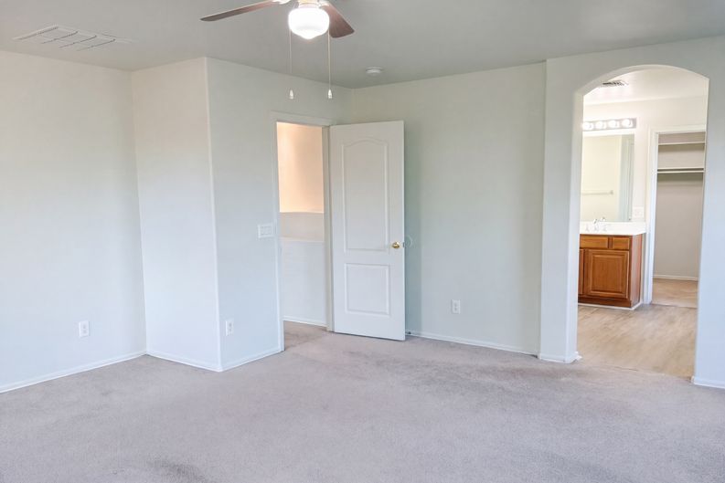 Photo 4 of 46 of 8386 W Palo Verde Ave, Peoria, AZ