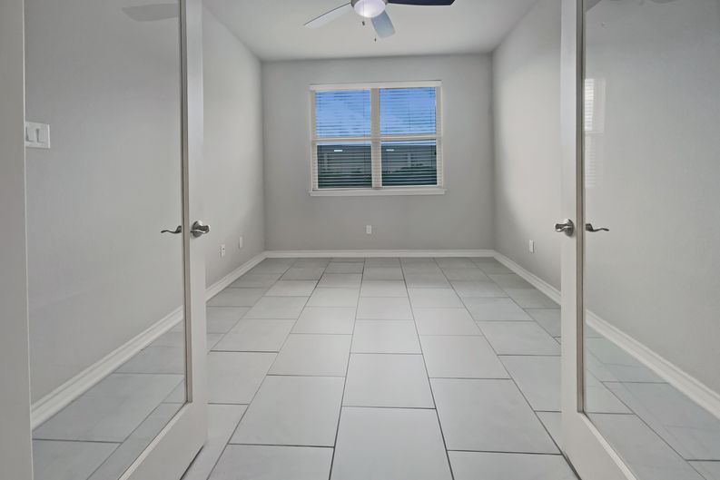 Photo 12 of 20 of 23006 Woodlawn Rdg, San Antonio, TX