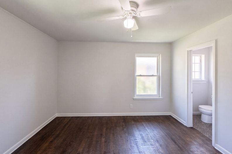 Photo 10 of 20 of 2415 Barnes Bridge Rd, Dallas, TX