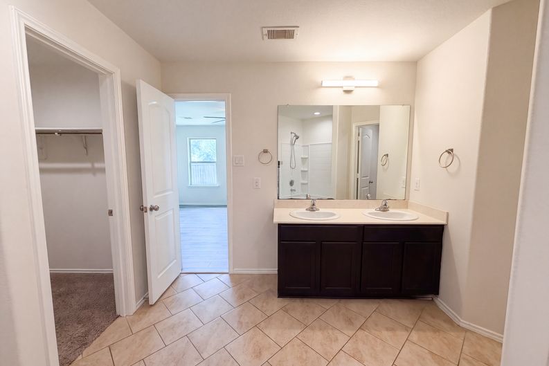 Photo 13 of 17 of 3603 Indigo Forest St, Spring, TX