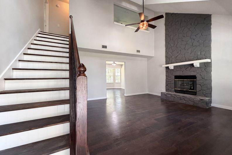 Photo 6 of 20 of 321 Paradise Cir, Satsuma, FL