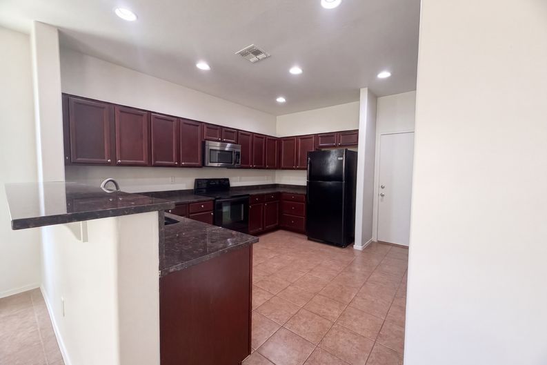 Photo 6 of 18 of 936 E Crimm Rd, San Tan Valley, AZ
