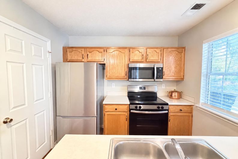 Photo 7 of 16 of 12605 Tucker Crossing Ln, Charlotte, NC