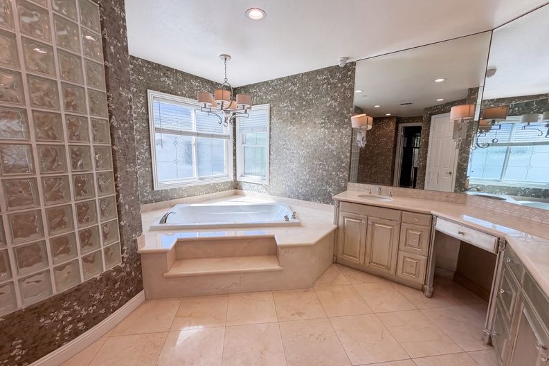 Photo 13 of 31 of 17109 Santa Cruz Ct, Yorba Linda, CA