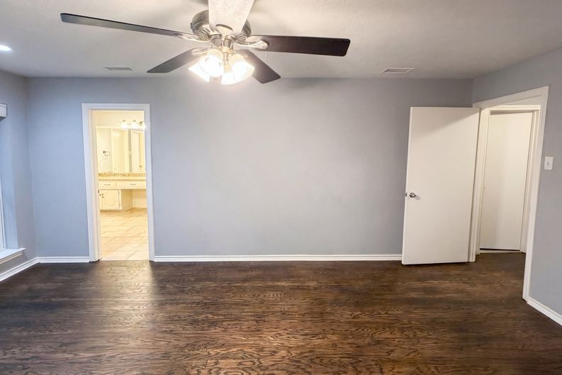 Photo 13 of 17 of 3717 Knob Hill Dr, Plano, TX