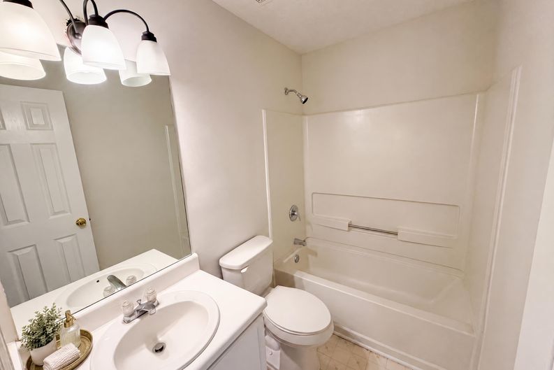 Photo 30 of 50 of 1800 Ivy Stone Ct, Buford, GA