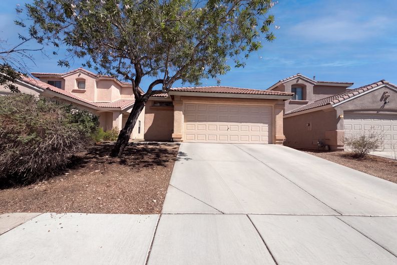 Photo 14 of 17 of 4818 Lone Grove Dr, Las Vegas, NV