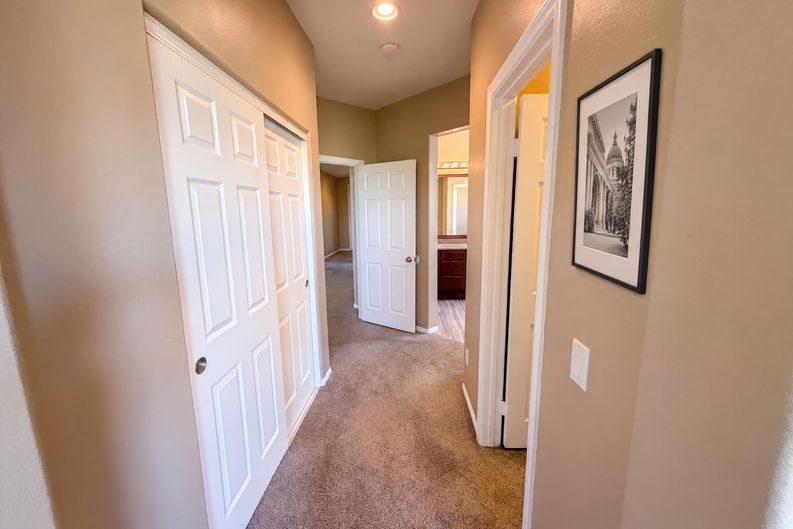 Photo 11 of 24 of 3136 Hibiscus Pt, Hemet, CA