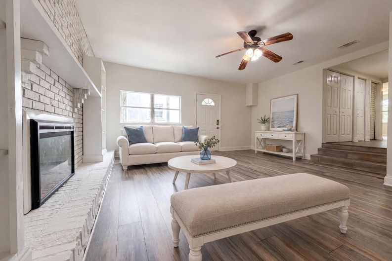 Photo 7 of 19 of 7008 Thurston Rd, Jacksonville, FL