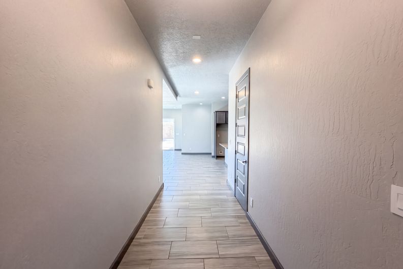 Photo 6 of 23 of 2437 Lynn Rd SE, Rio Rancho, NM