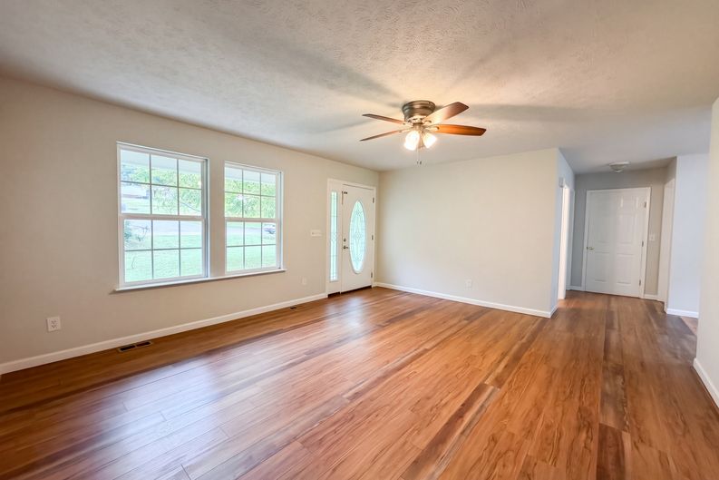 Photo 6 of 18 of 1023 Kaity Brooke Dr, Portland, TN