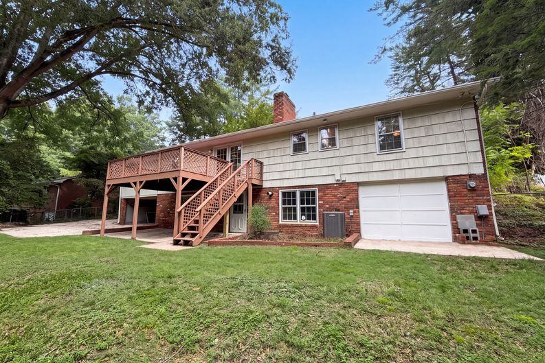 Photo 5 of 17 of 5148 Clearview Dr, Winston Salem, NC
