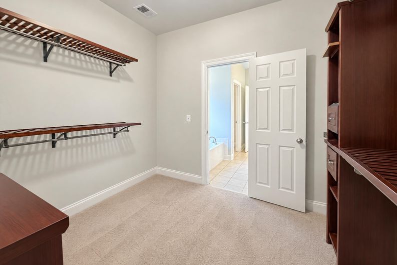 Photo 13 of 24 of 4203 Old Cahaba Pkwy, Helena, AL