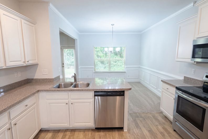 Photo 10 of 27 of 11916 Lovejoy Crossing Pl, Lovejoy, GA