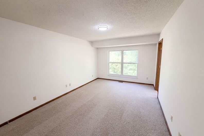 Photo 12 of 23 of 2827 Bromley Dr, O Fallon, MO