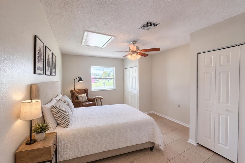 Photo 4 of 24 of 1262 Padgett Cir, Lady Lake, FL