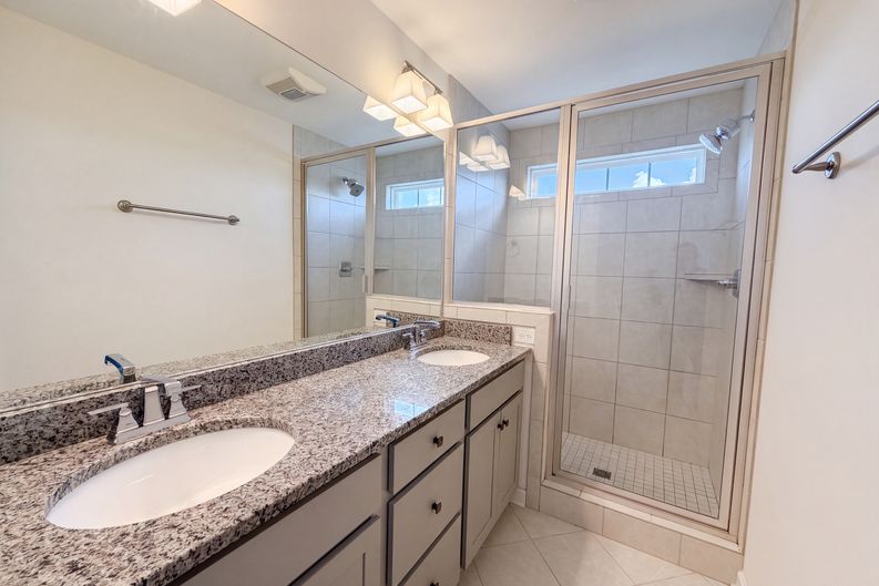 Photo 11 of 31 of 200 Kinsale Dr, Spring Hill, TN