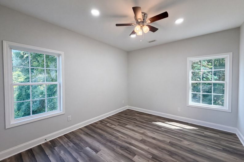 Photo 4 of 16 of 604 Stewart Ct, Statesville, NC