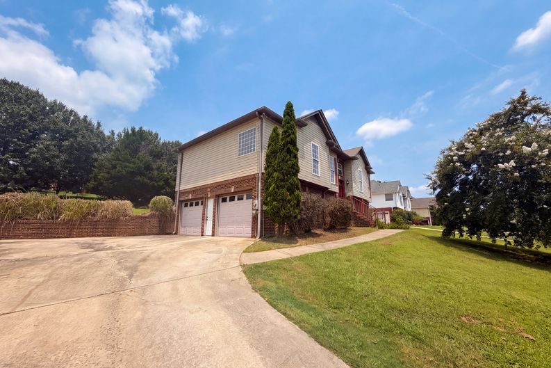 Photo 18 of 21 of 655 S Hillcrest Rd, Odenville, AL