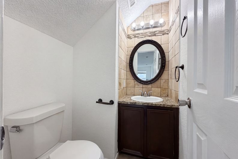 Photo 10 of 19 of 1301 Judy Ln, Copperas Cove, TX