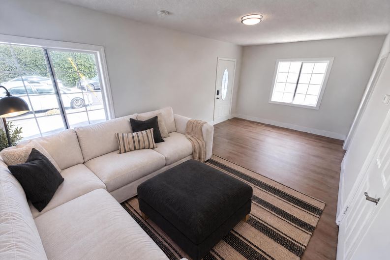Photo 3 of 27 of 15343 Pimenta Ave, Paramount, CA