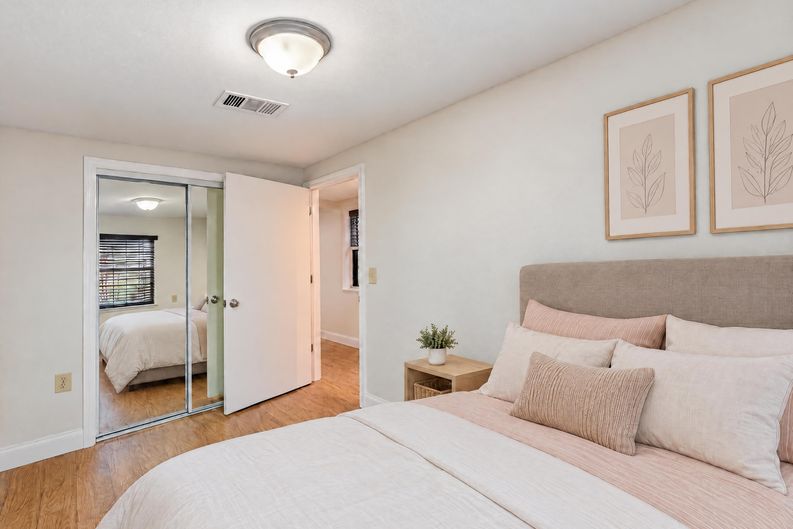 Photo 14 of 27 of 3205 W Rogers Ave, Tampa, FL