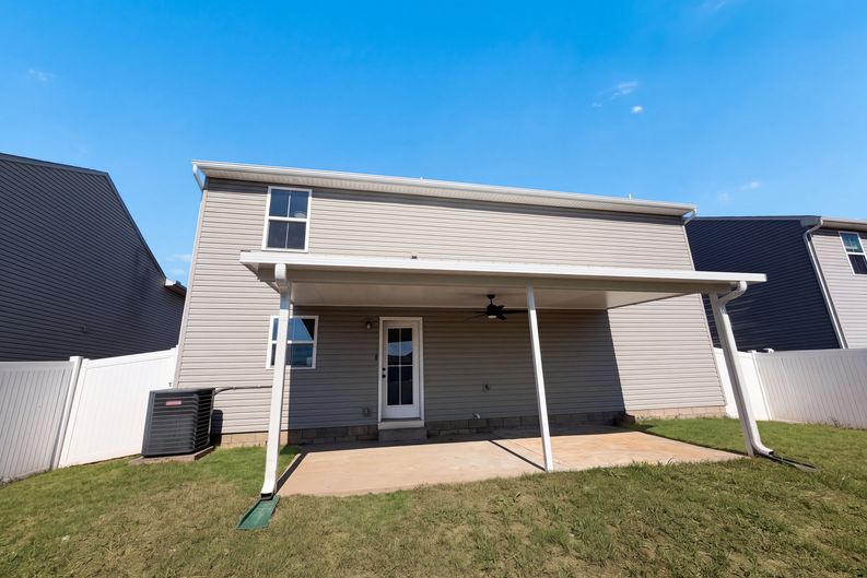 Photo 5 of 20 of 949 Blue Ash Way, Christiana, TN