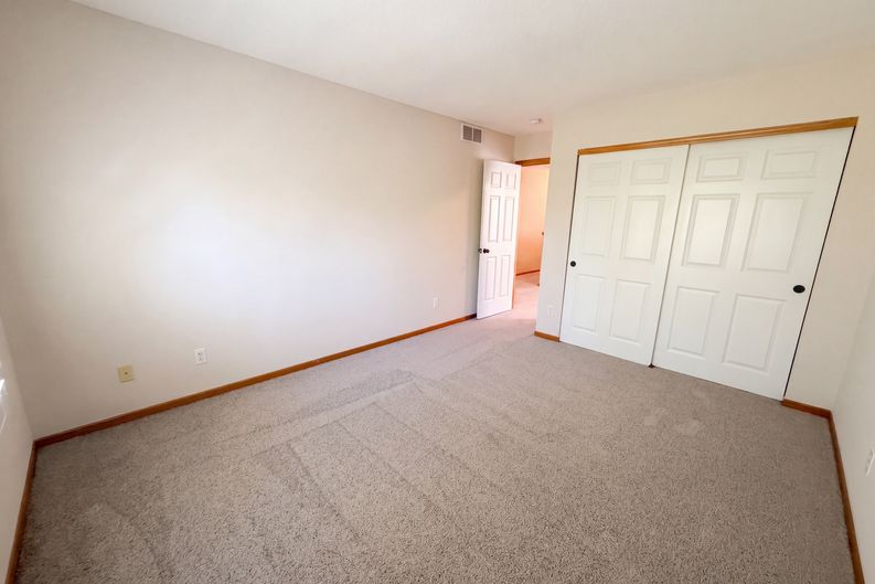 Photo 14 of 26 of 17005 78th Pl N, Maple Grove, MN