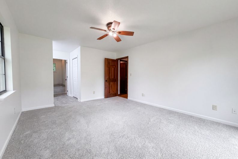 Photo 4 of 24 of 1223 6th St, Pleasant Grove, AL